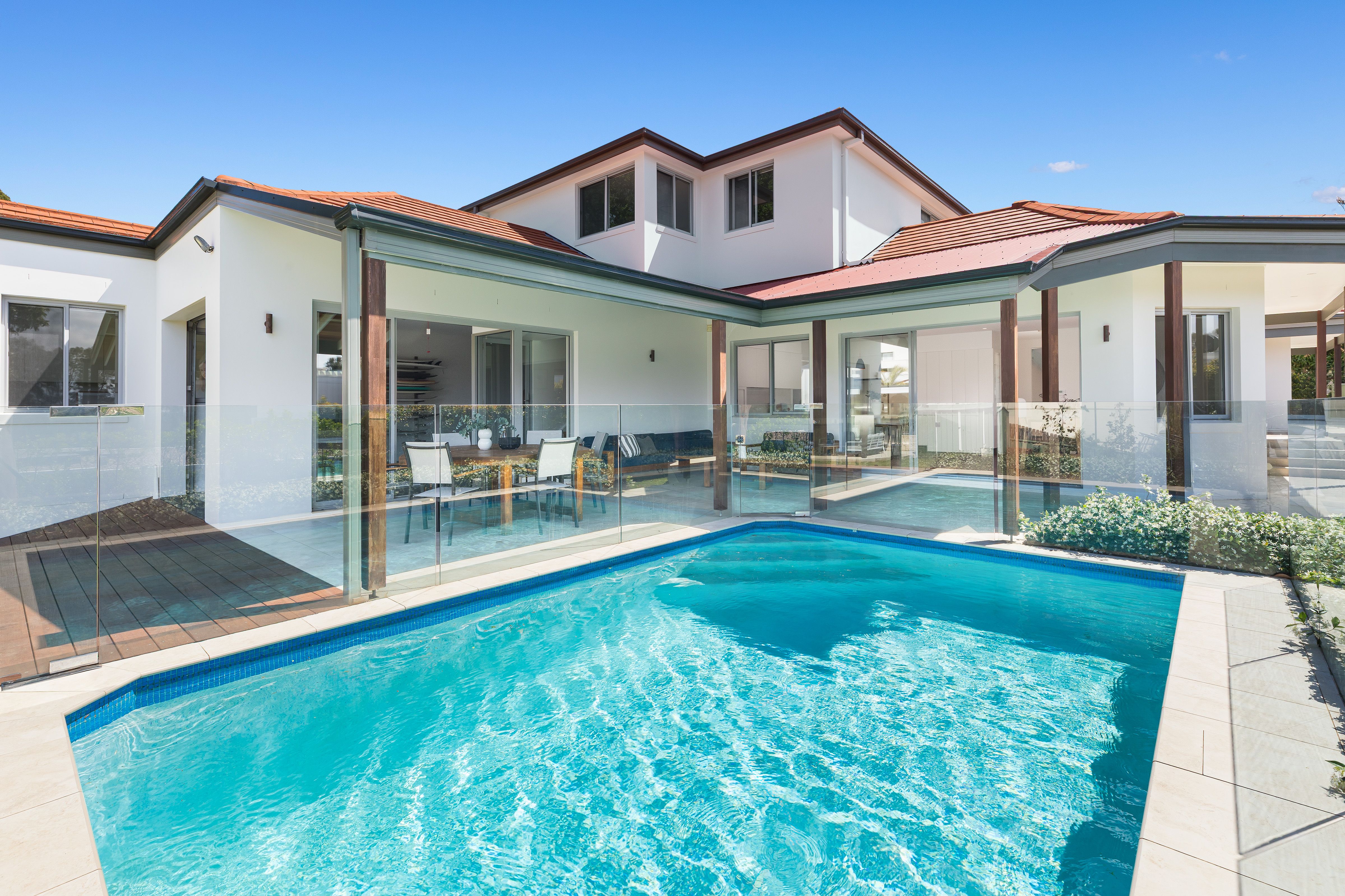 4 Glandore Street WOOLOOWARE 2230