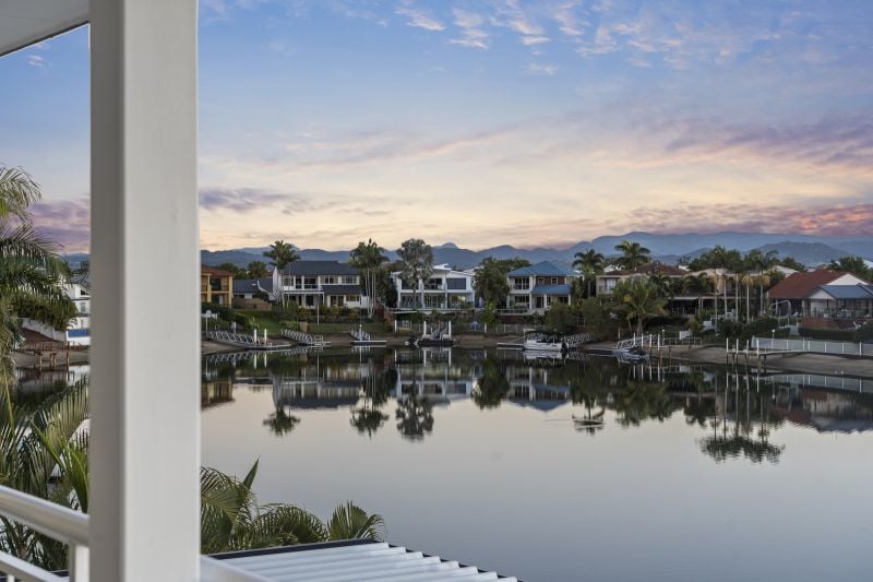 $ 2,970,000, Benowa Waters - Thumbnail 3