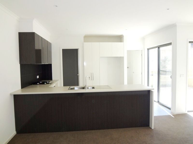12 Grandstand Way, Wollert
