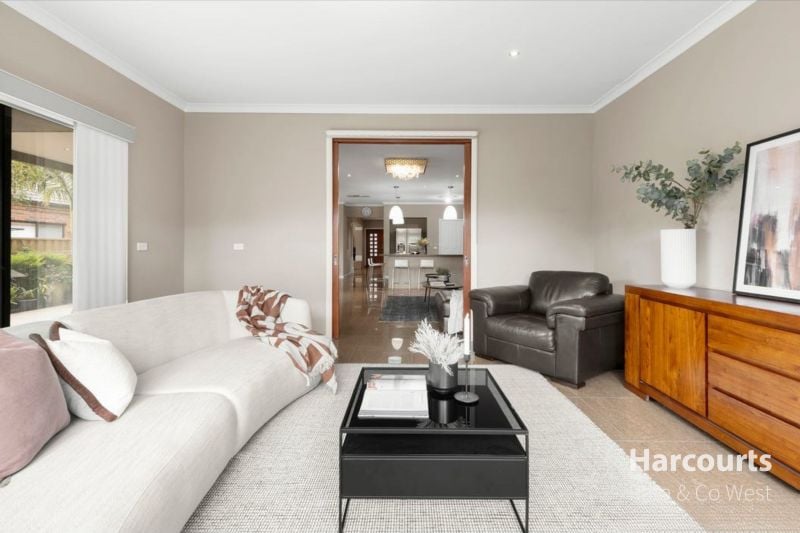 15 Clementson Drive, Caroline Springs