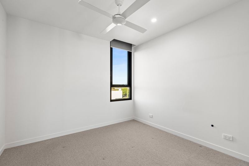215/9 Hewitt Avenue, Footscray