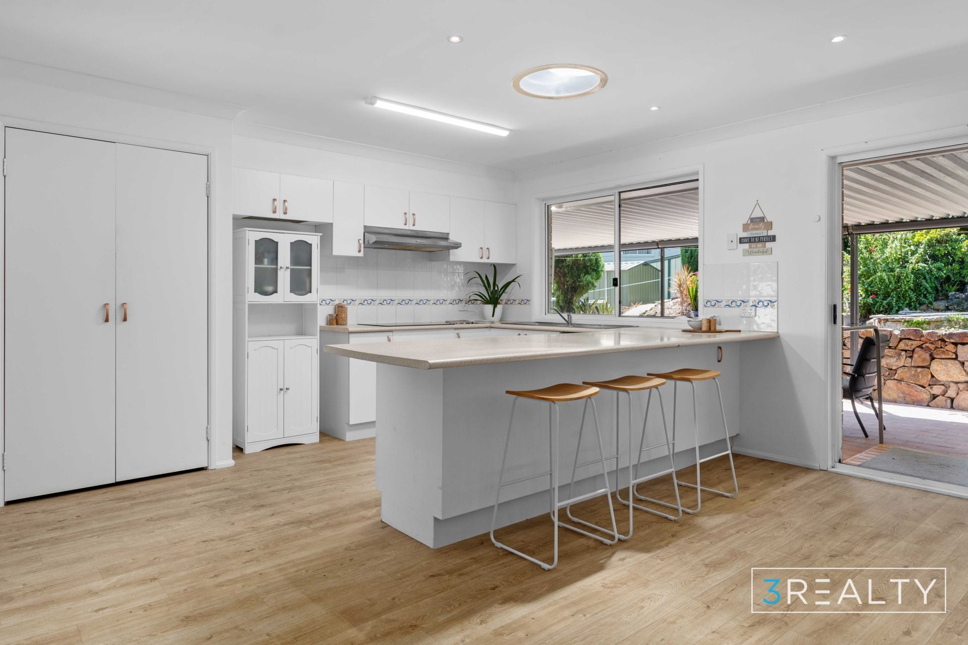 31 Silky Oak Drive, Caves Beach - Thumbnail 6