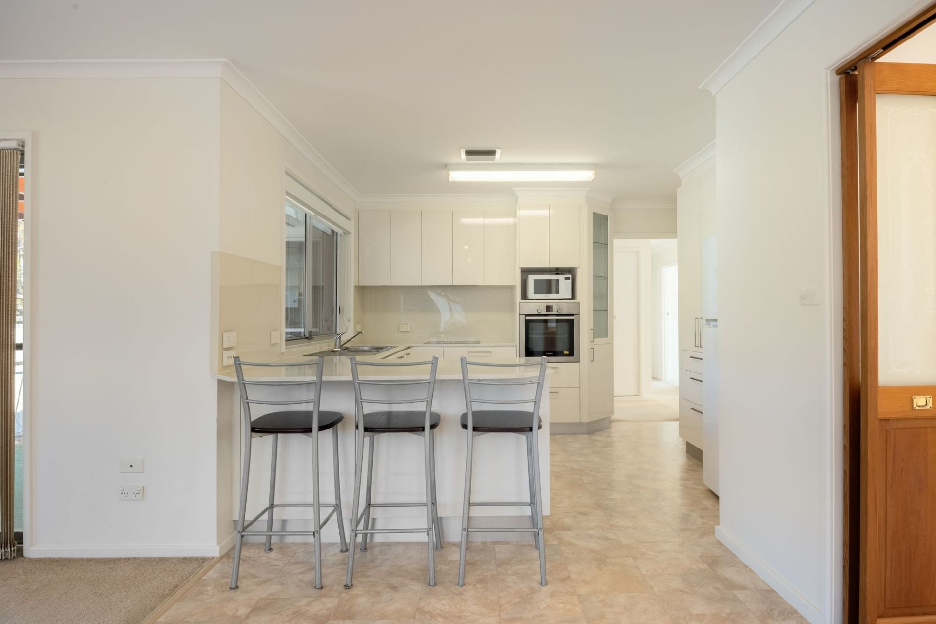 17 Bendora Avenue Queanbeyan NSW, Queanbeyan - Thumbnail 4