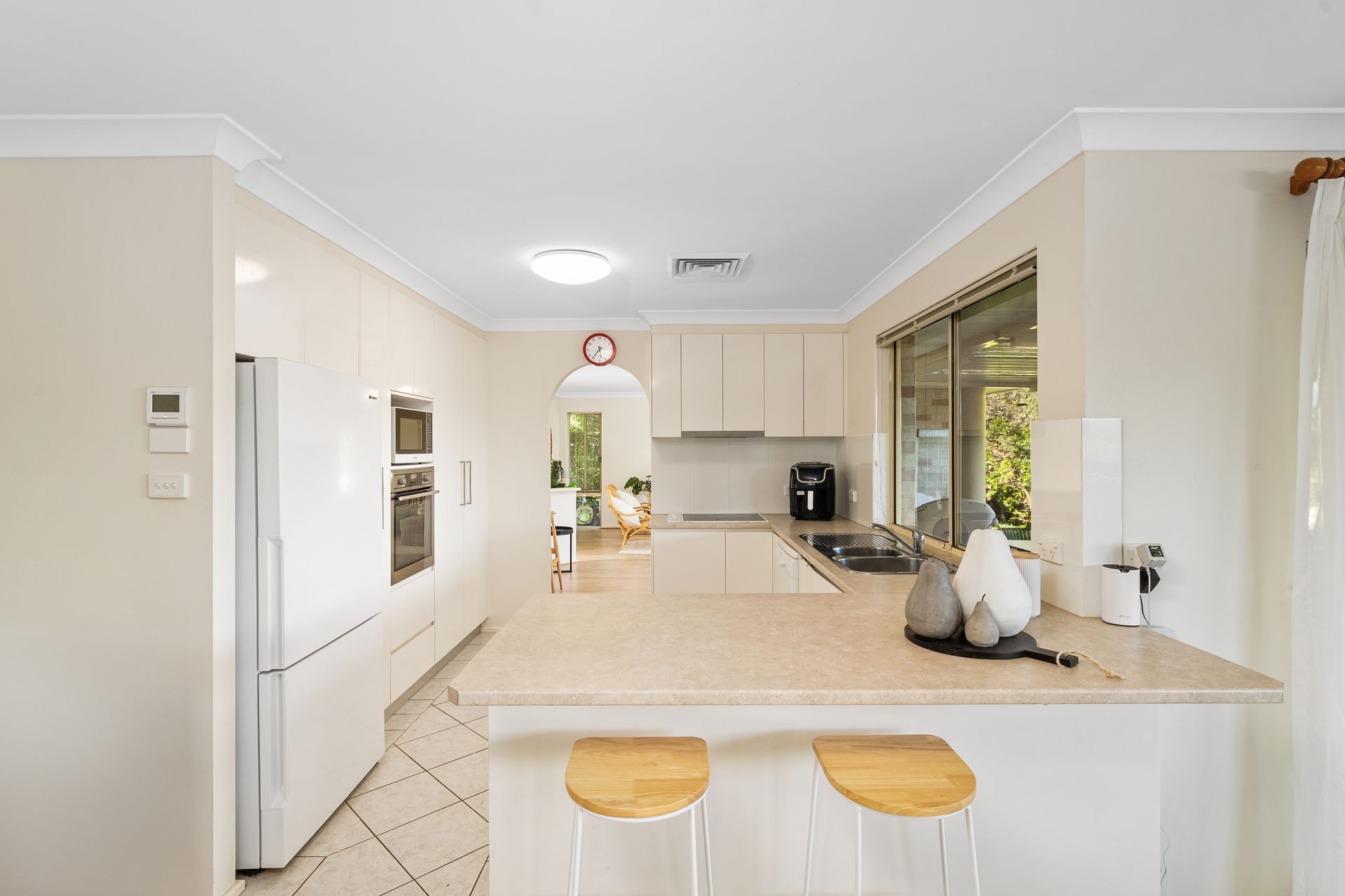 2 Stewart Brougham Close, Lisarow, Lisarow - Thumbnail 5