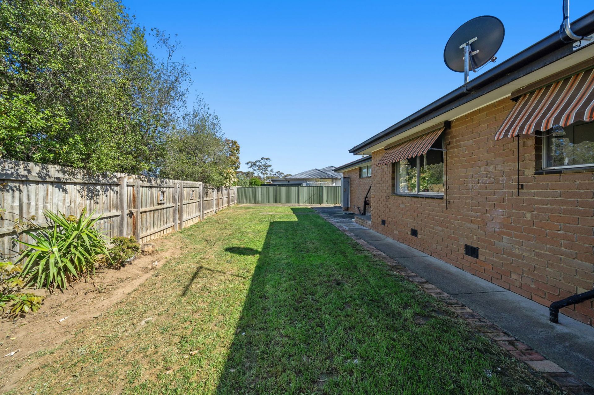 OPTIONS  APLENTY (With Approved Permit For 2 Townhouses)