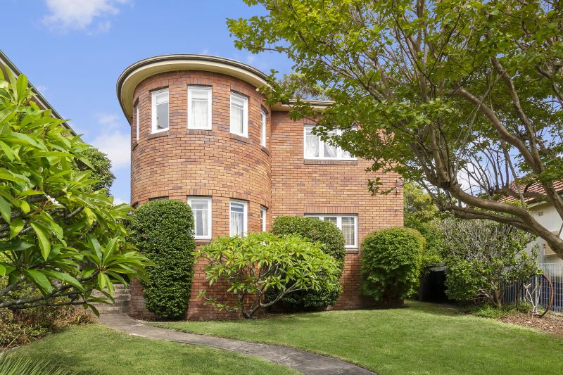 Original P&O Classic with Dual Street Frontage