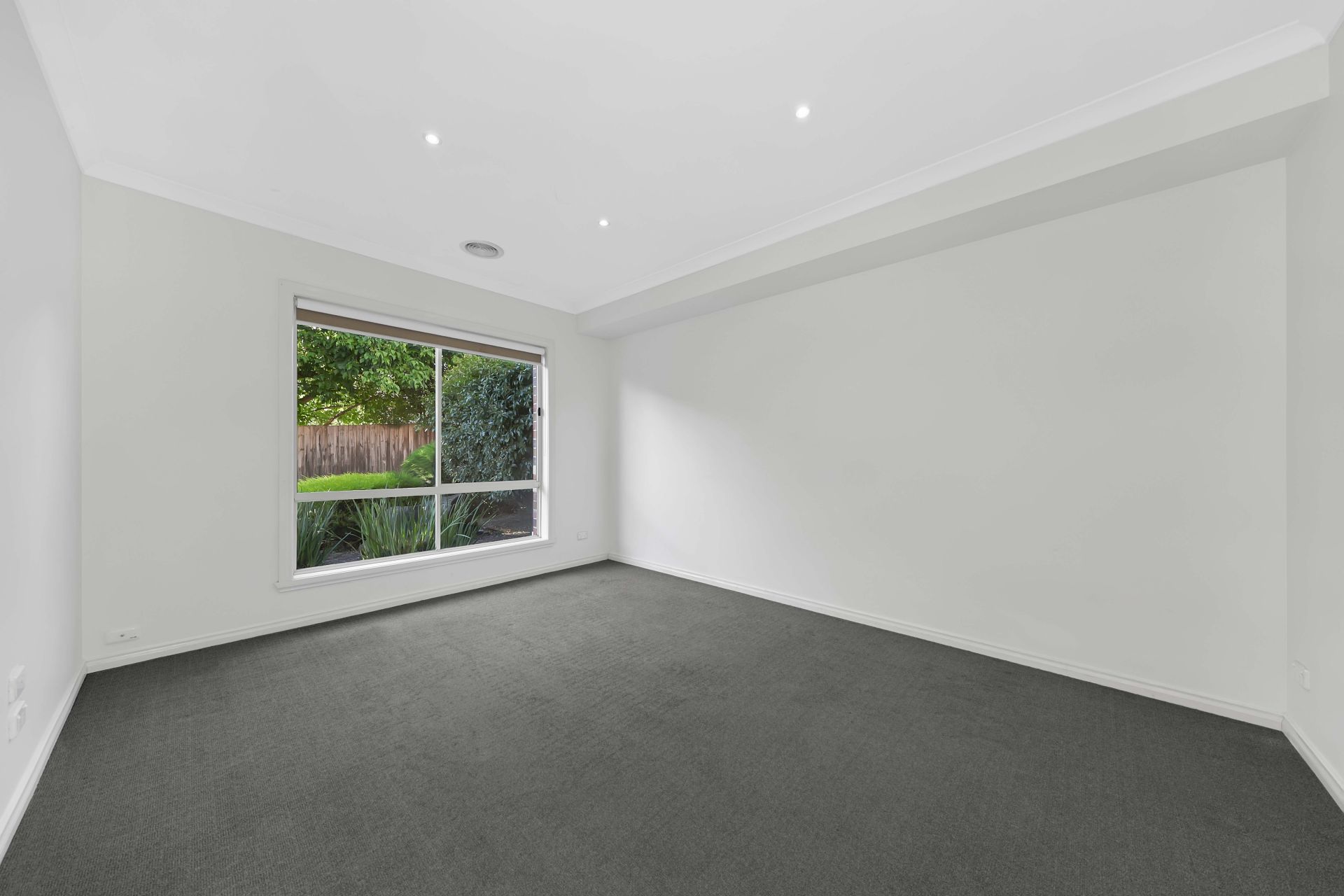 Modern Comfort & Convenience in Prime Reservoir Location