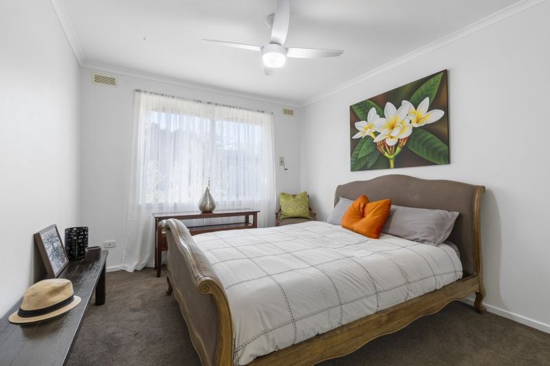2/10 Derby Street, Fawkner