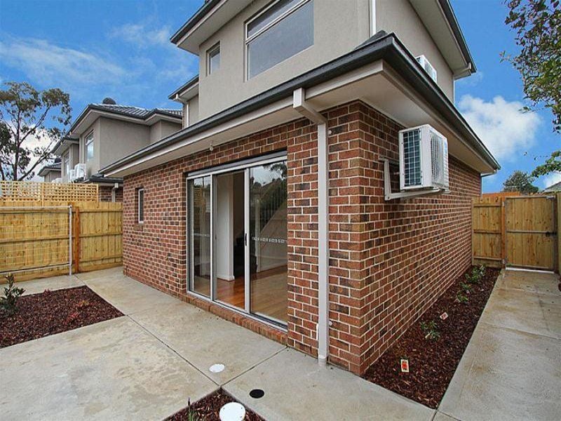 Live in Luxury -  Walk to Everything!