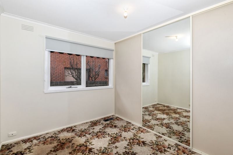 16 Avondale Road, Lalor