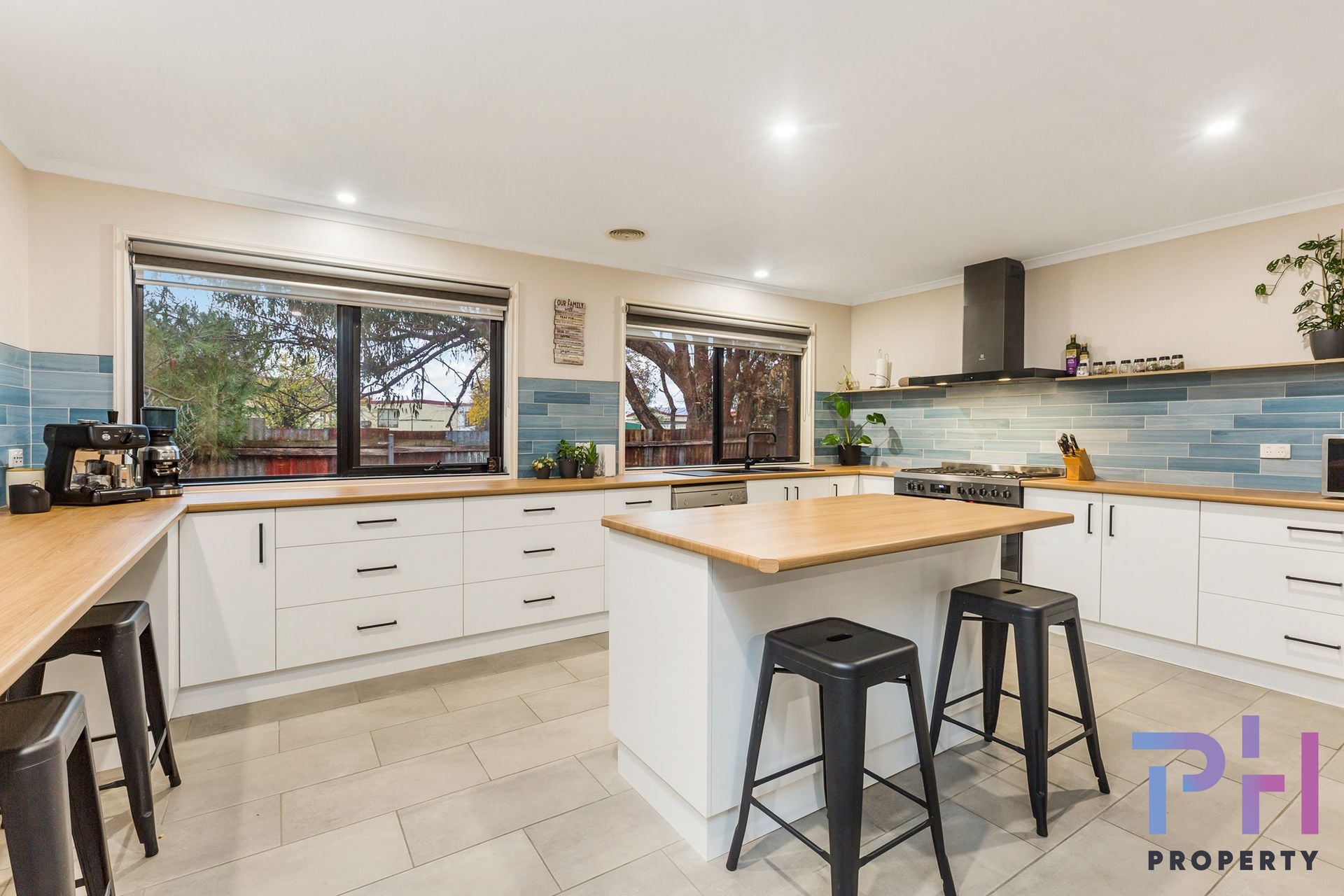 9 Ombana Court ASCOT VIC, Ascot - Thumbnail 2