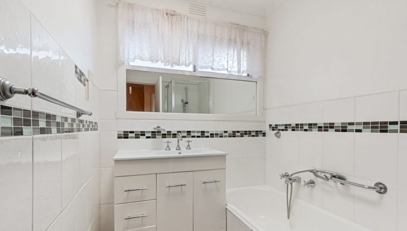 66 Huskisson Avenue, Lalor