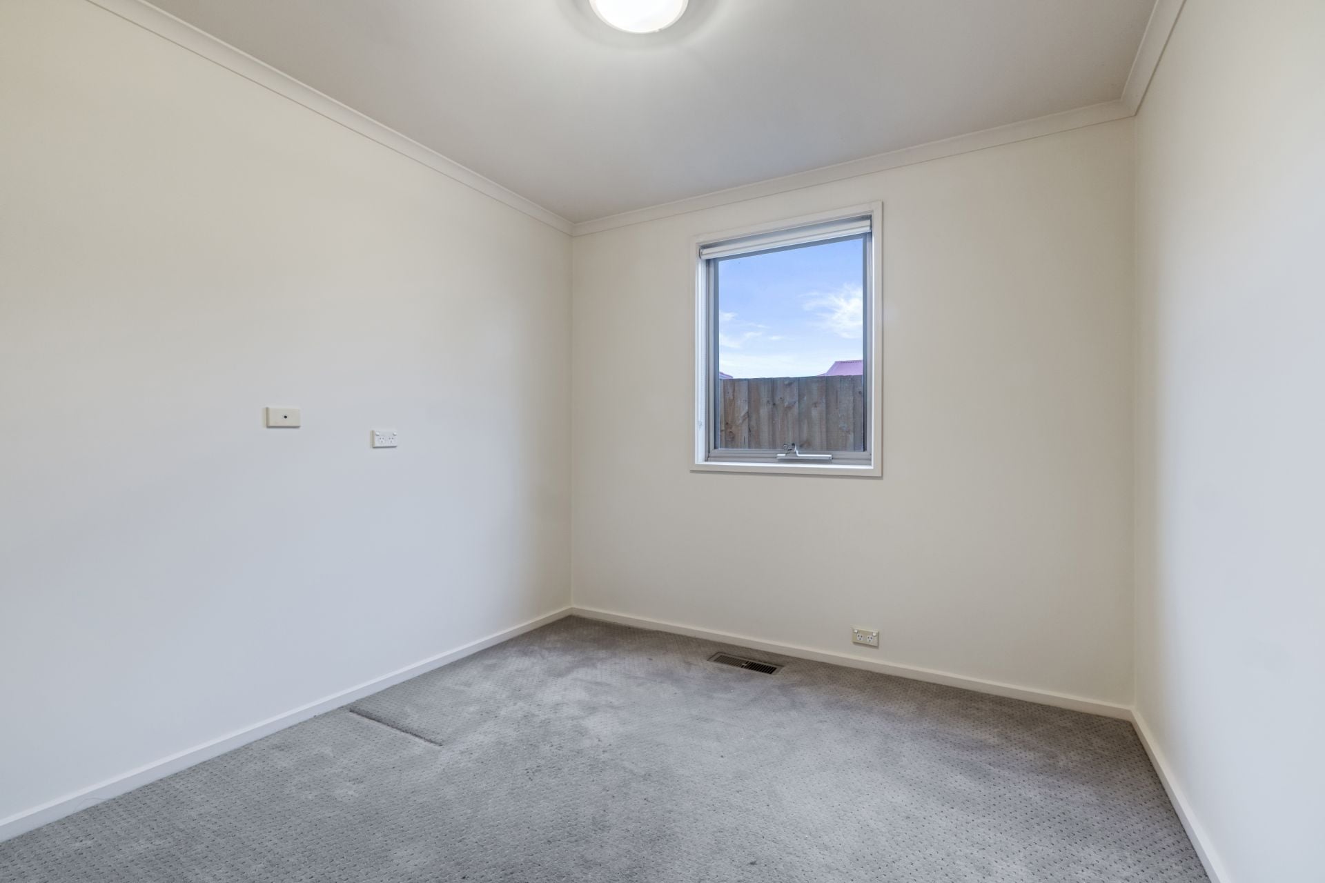 5A Ludeman Court, Reservoir, Reservoir - Thumbnail 8