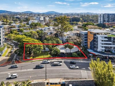 HIGHLY EXPOSED OFFICE/RETAIL/MEDICAL WITH 12 CAR PARKS!