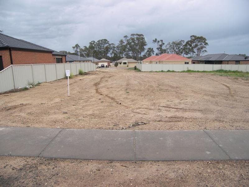 178&185/ Manna Gum Drive Epsom VIC, Epsom - Thumbnail 2