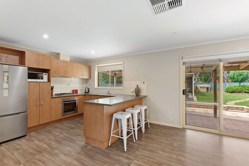 16 Elvey Drive Kangaroo Flat VIC, Flat - Thumbnail 3