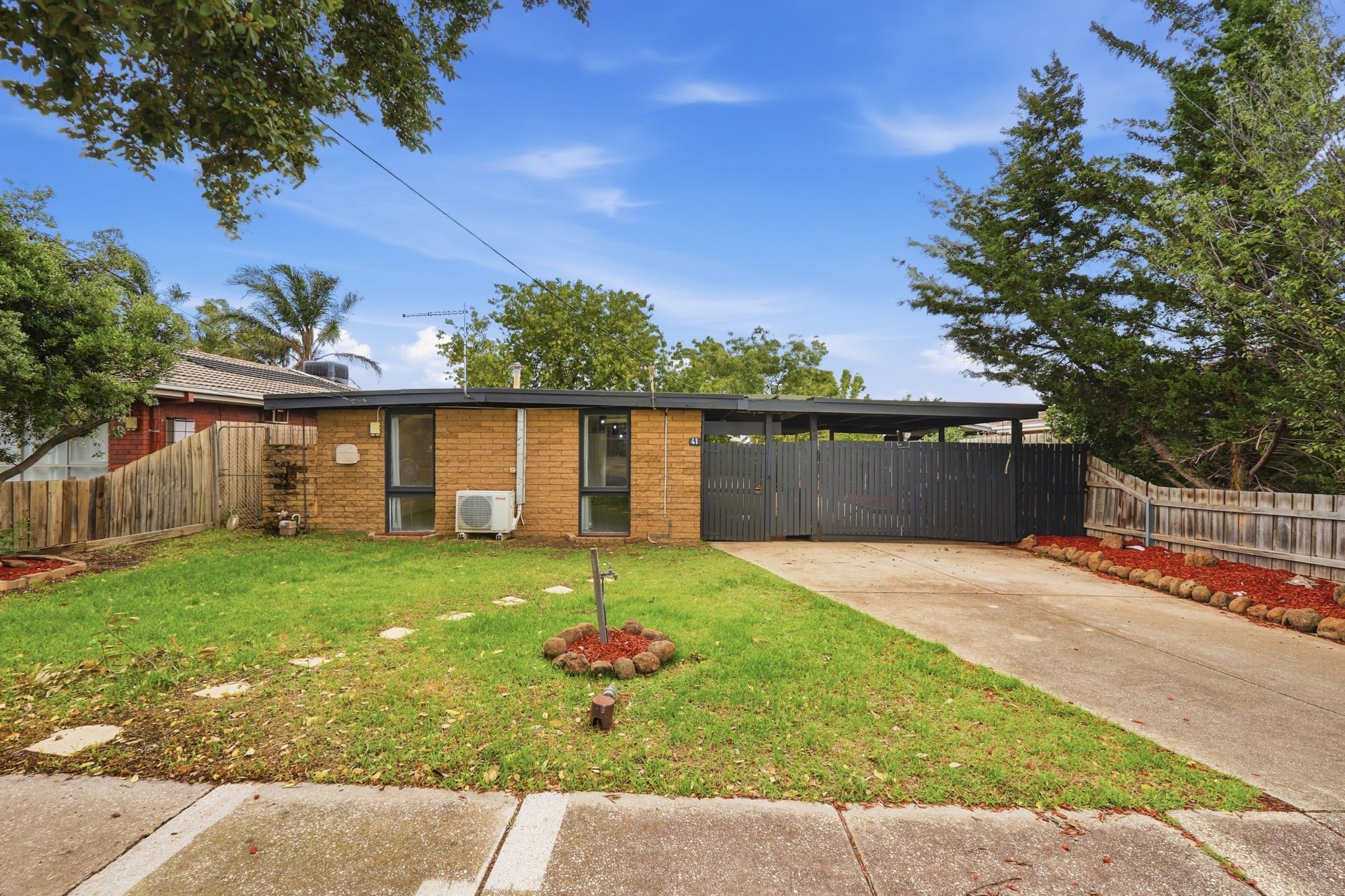 41 Second Avenue, Melton South VIC