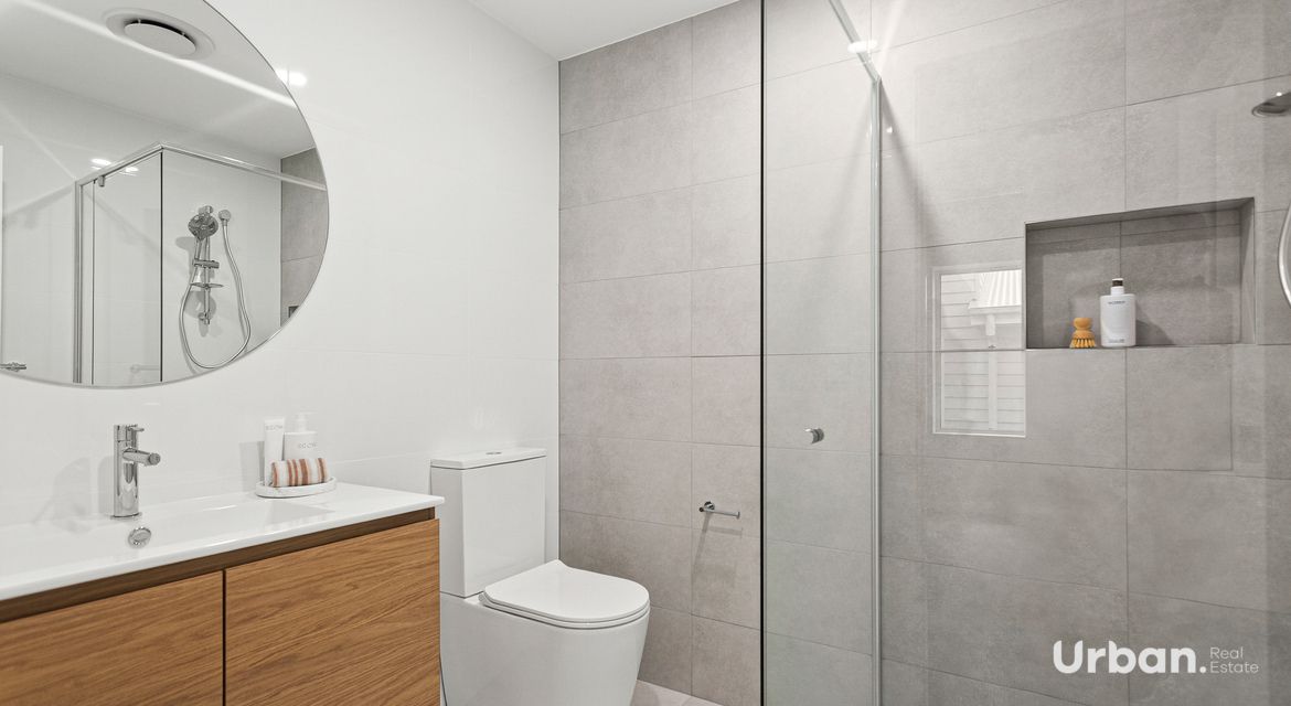 Tullimbar 21 Foxground Parade