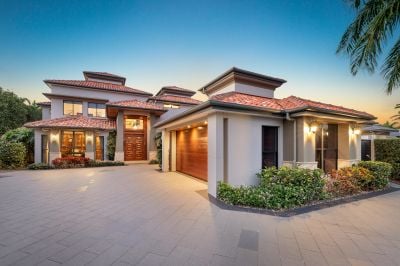 Grand-Scale Waterfront Sophistication