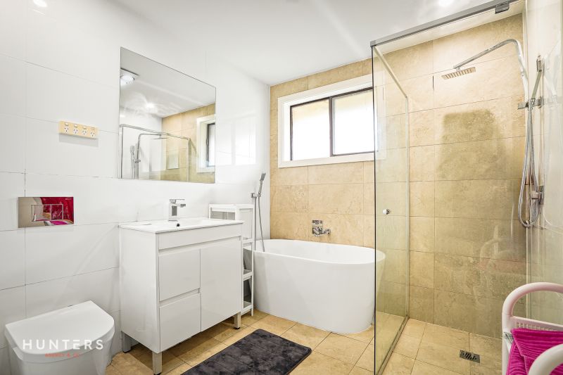 4 Elayne Place, Guildford