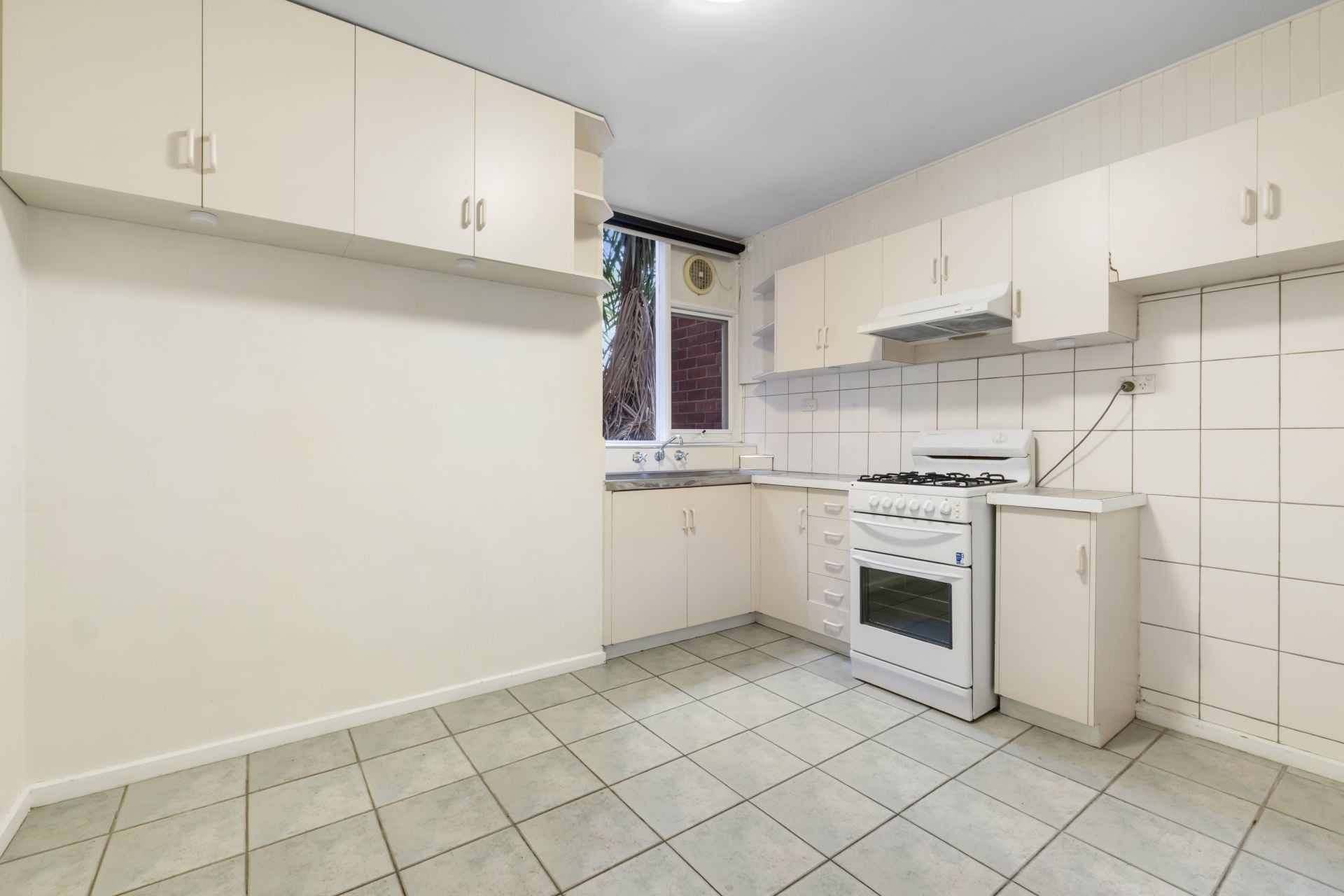 Northcote Unit in an Amazing Location!