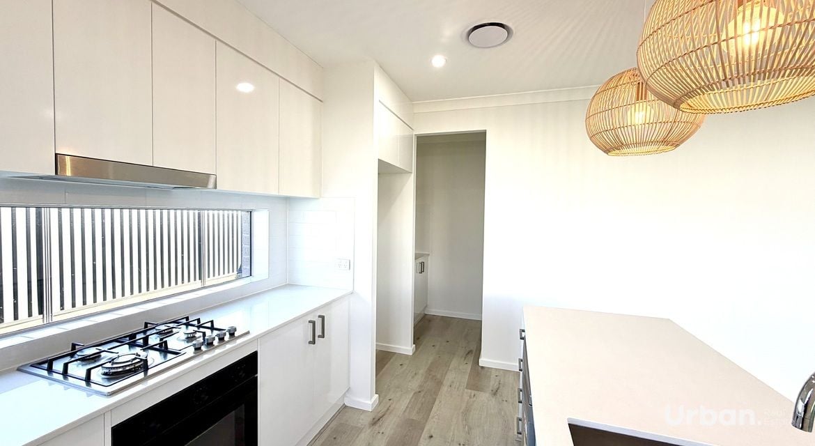 Austral 16 Dew Street