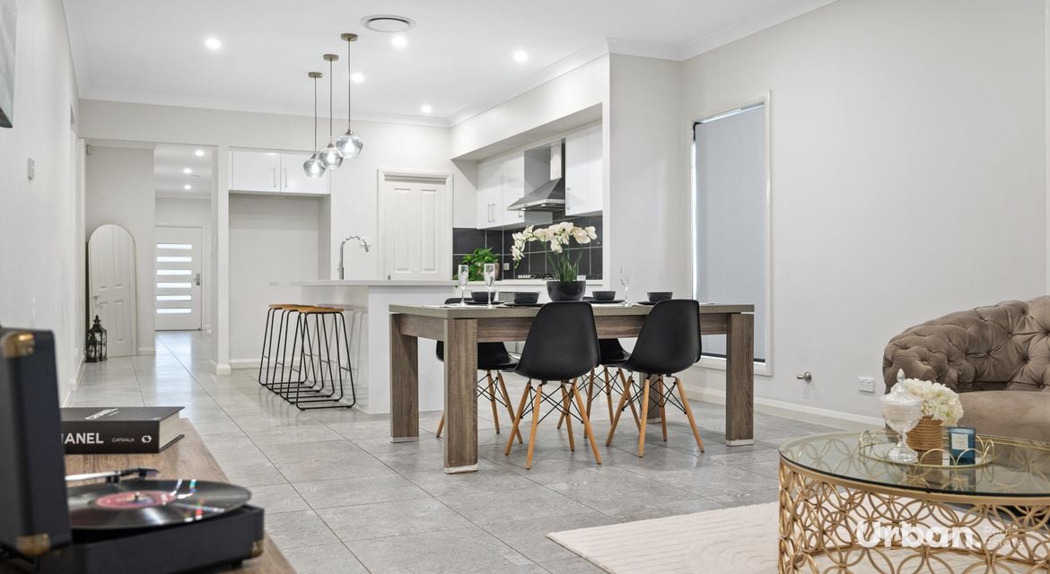 Austral 673 Edmondson Avenue