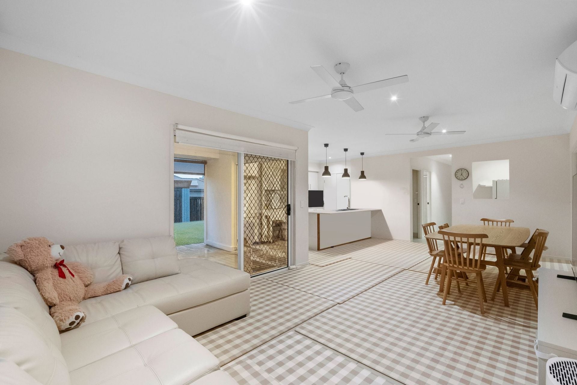 25 Manhattan Crescent North Lakes QLD, North Lakes - Thumbnail 2