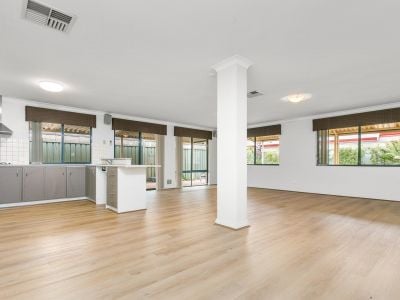 14 Tozer Loop, Atwell