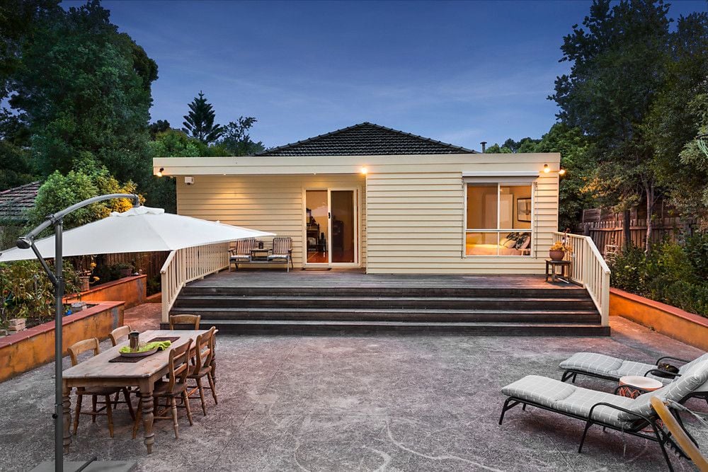 Northern Living in a Premier Location!
