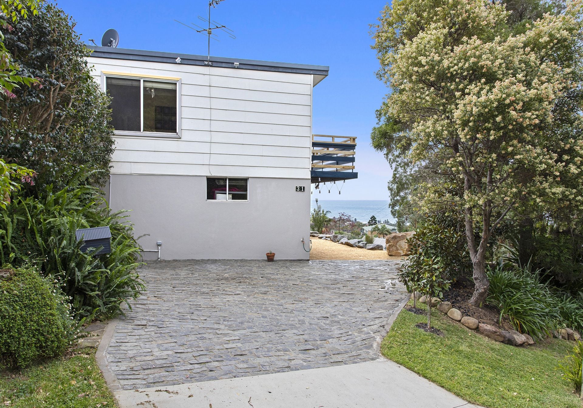 31 Treetop Glen, Thirroul NSW