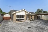 2/5 Wiltshire Avenue, Bayswater VIC