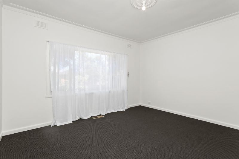 10 Travers Street, Thomastown