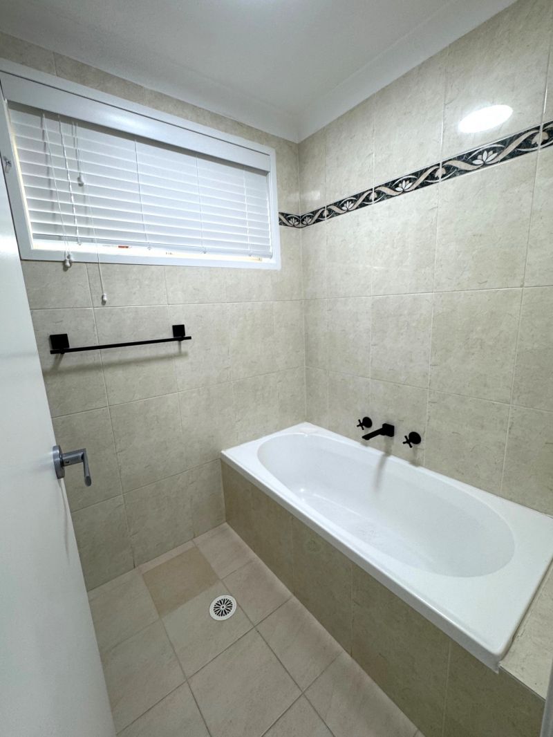 136 Buckwell Drive, Hassall Grove