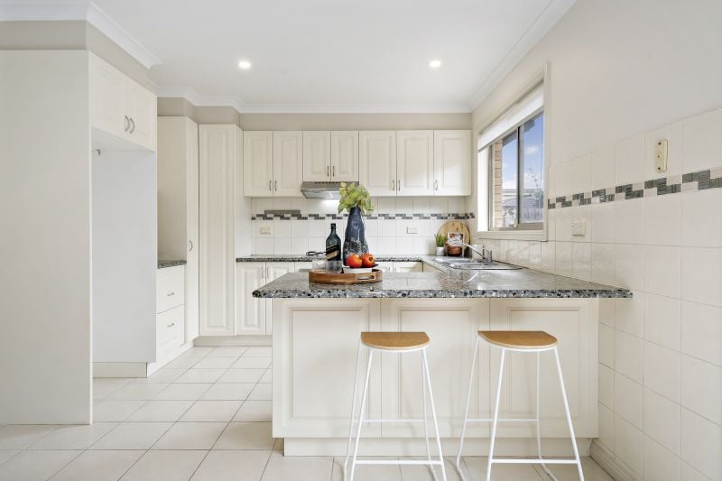 2/74 Miranda Road, Reservoir