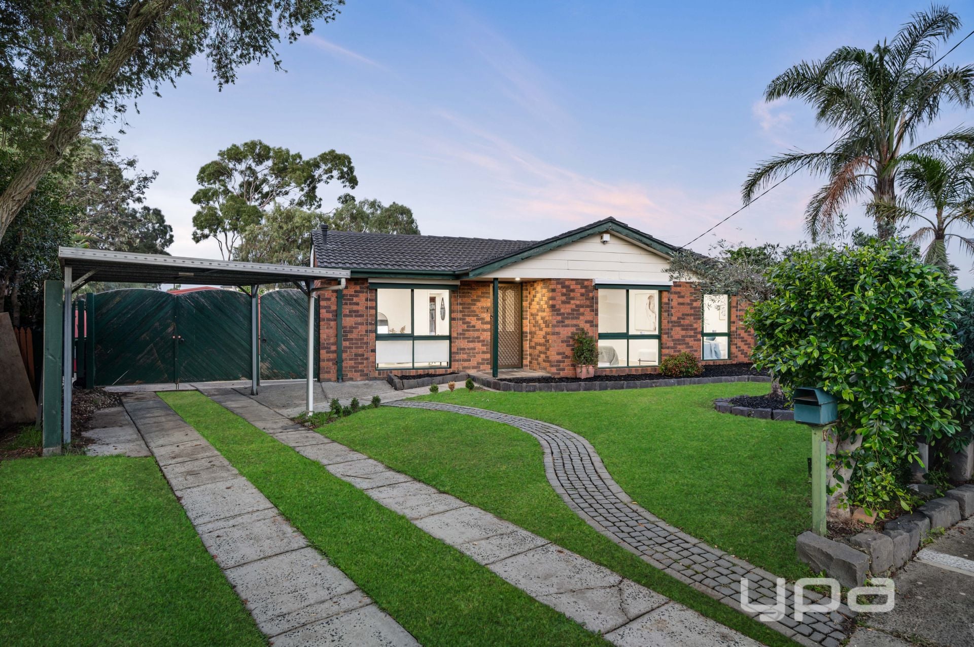 13 Victor Place Attwood VIC, Attwood - Thumbnail 2