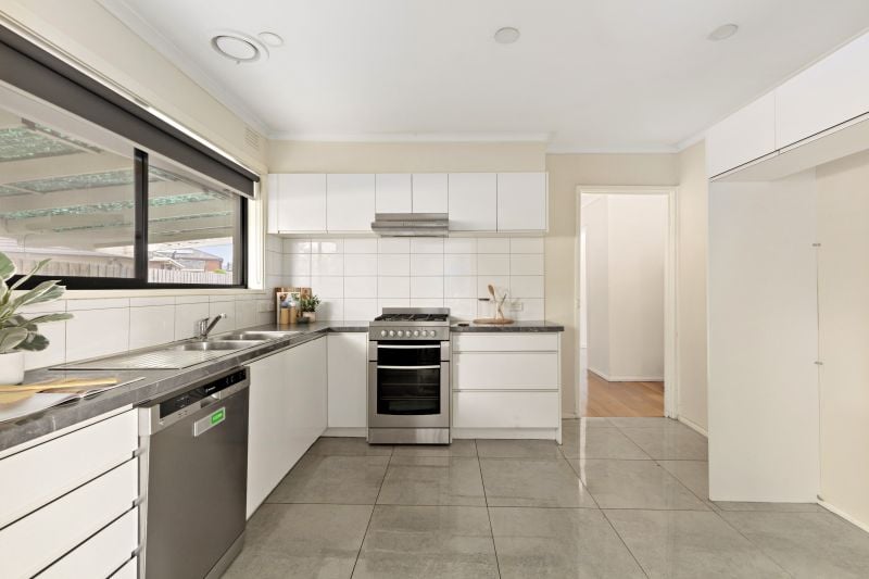 34 Festival Grove, Lalor