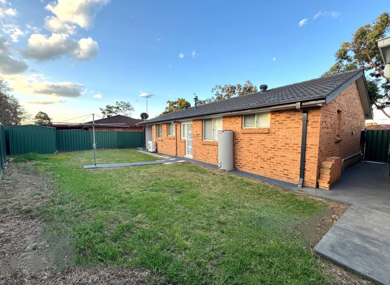 136 Buckwell Drive, Hassall Grove