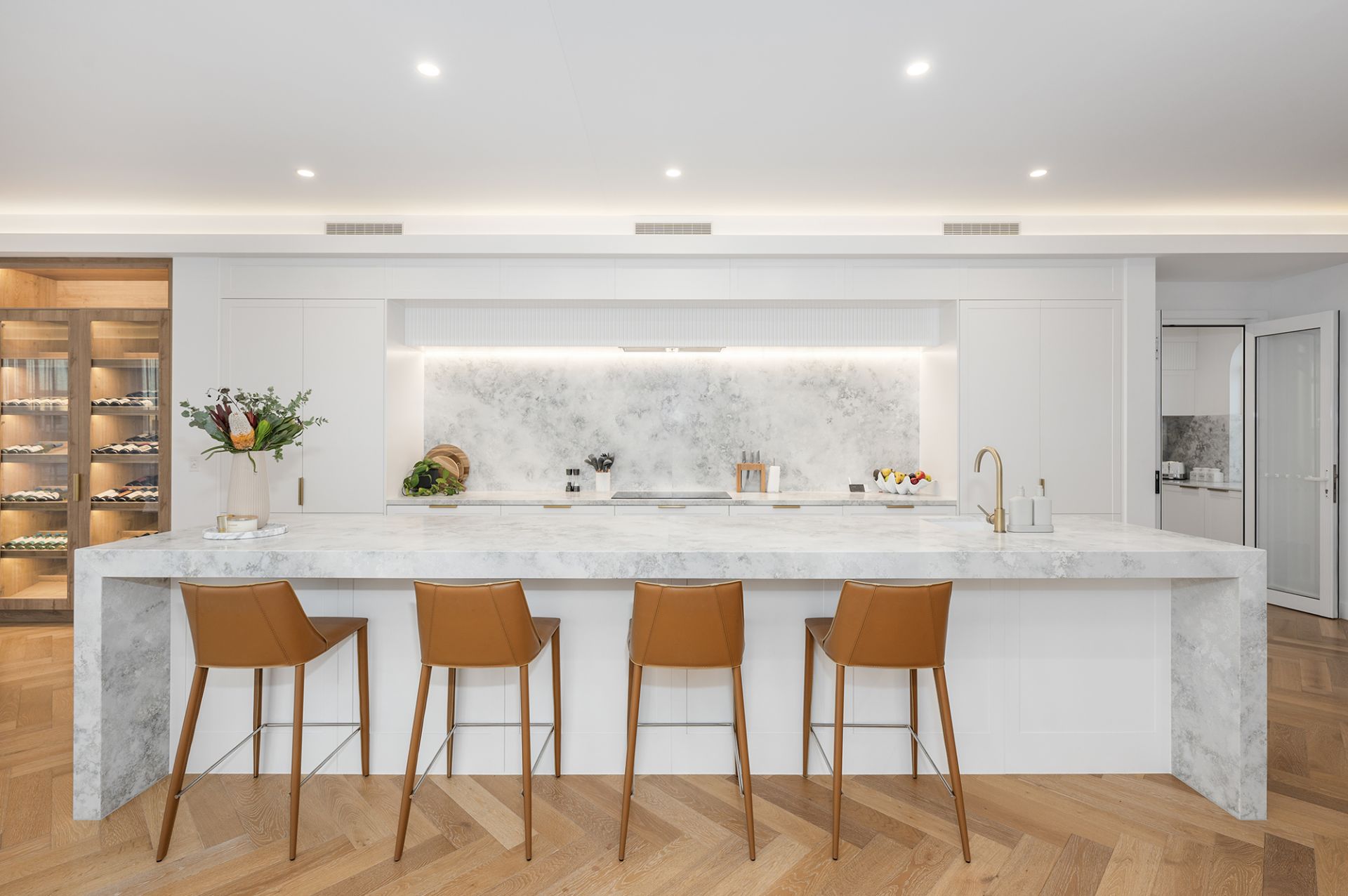 18 Knightsbridge Parade West, Sovereign Islands - Thumbnail 4