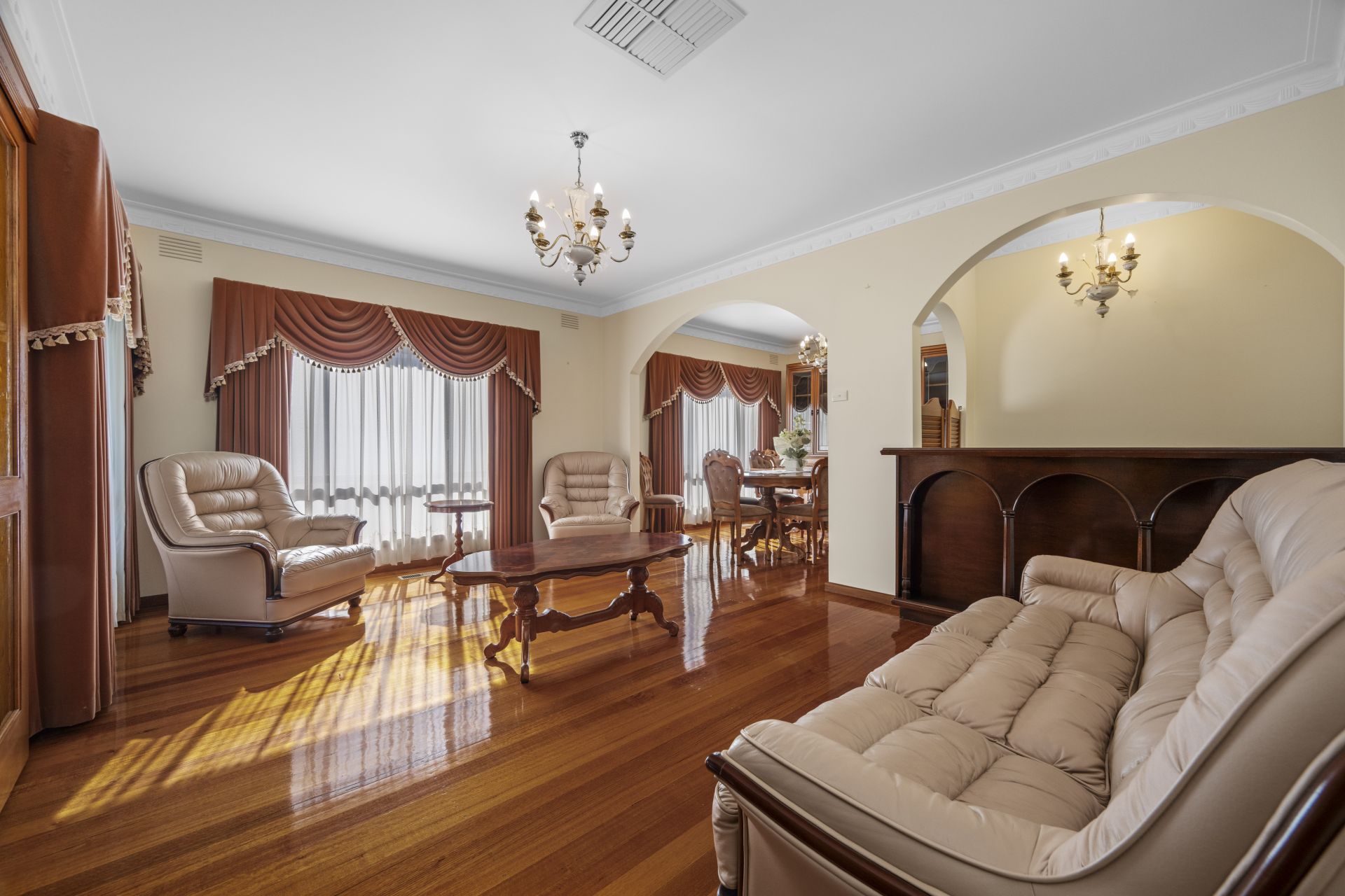 Quality Elevated Solid Home – Close To Everything