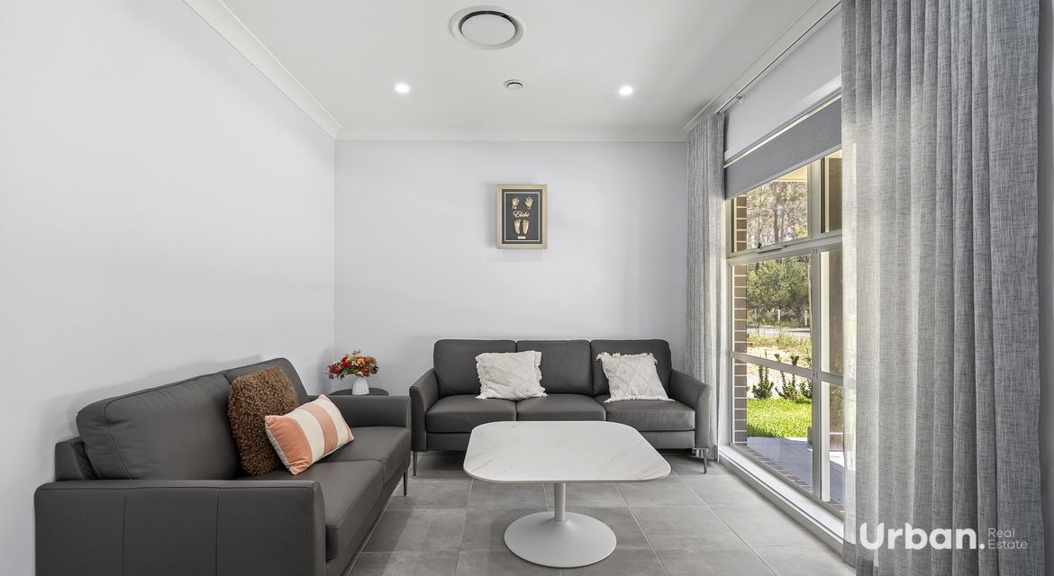 Oakville 256 Commercial Road