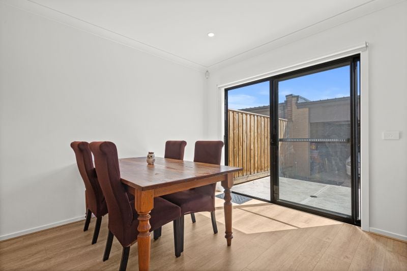 17 Versailles Walk, Wollert