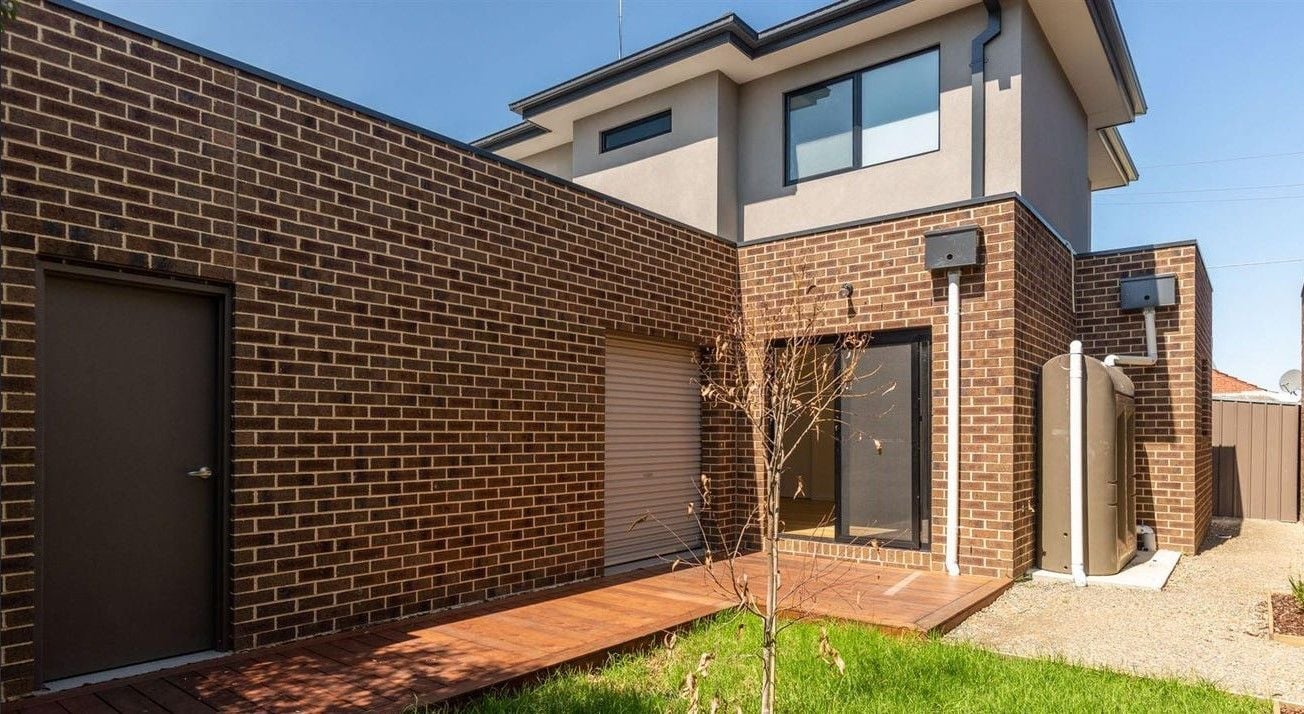 Large Four Bedroom Home In The Heart Of Fawkner!