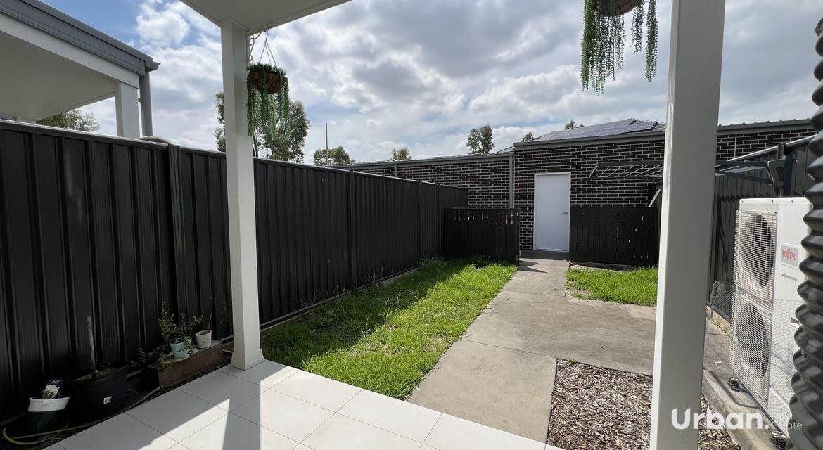 Denham Court 135 Passiflora Avenue