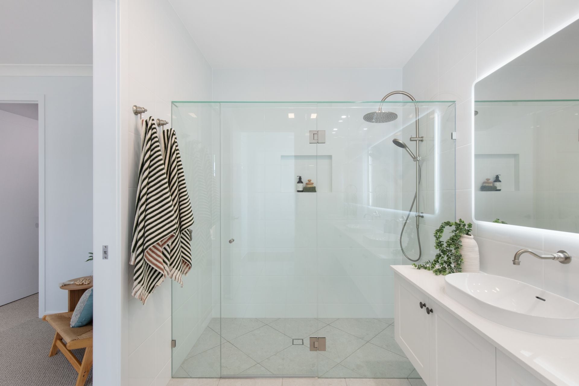 15 Red Rover Close, Southside - Thumbnail 7