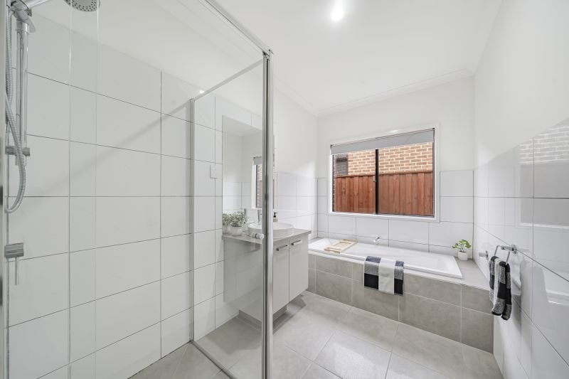 17 Loukas Drive, Wollert