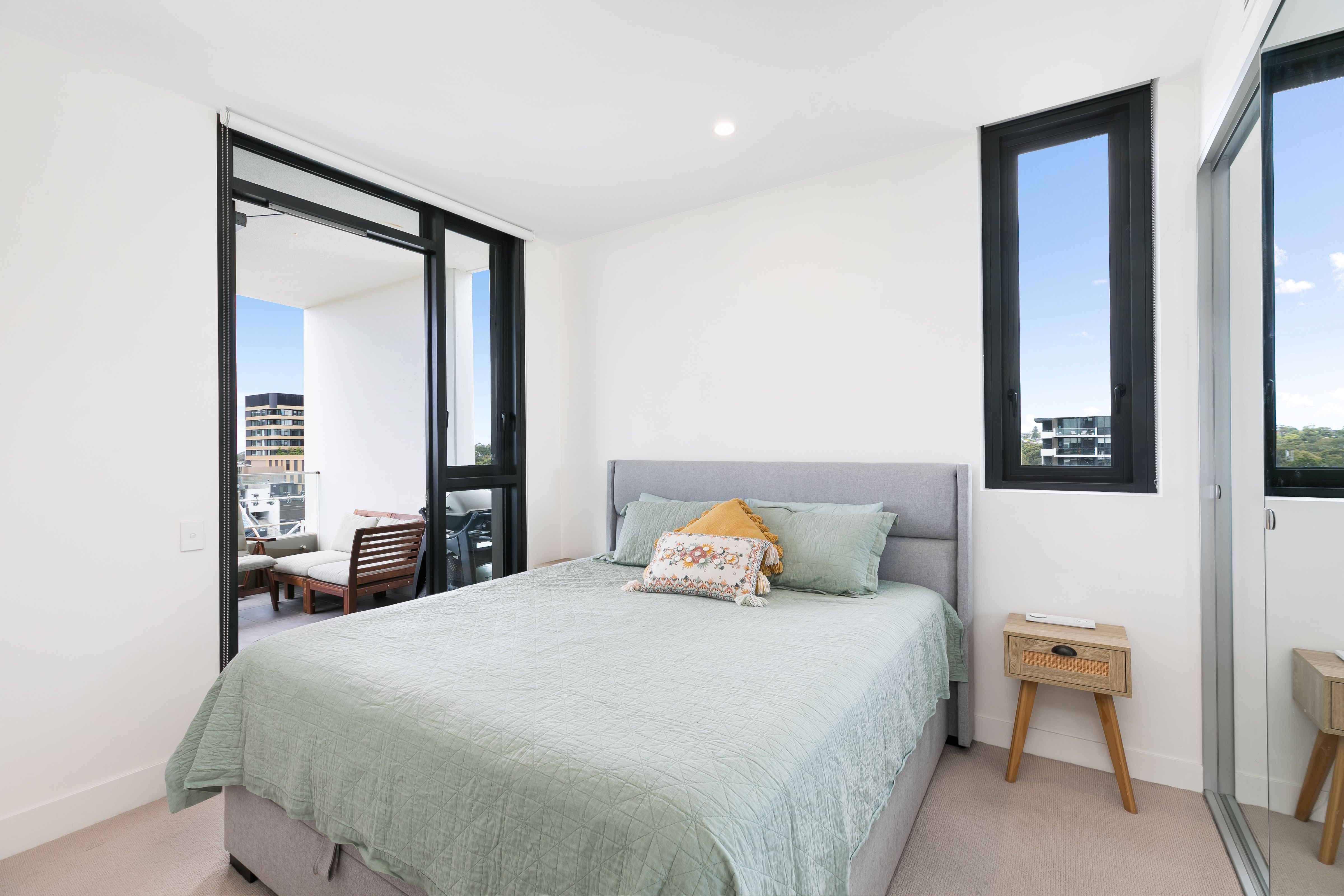 608/8 Foreshore Boulevard, WOOLOOWARE, Woolooware - Thumbnail 4