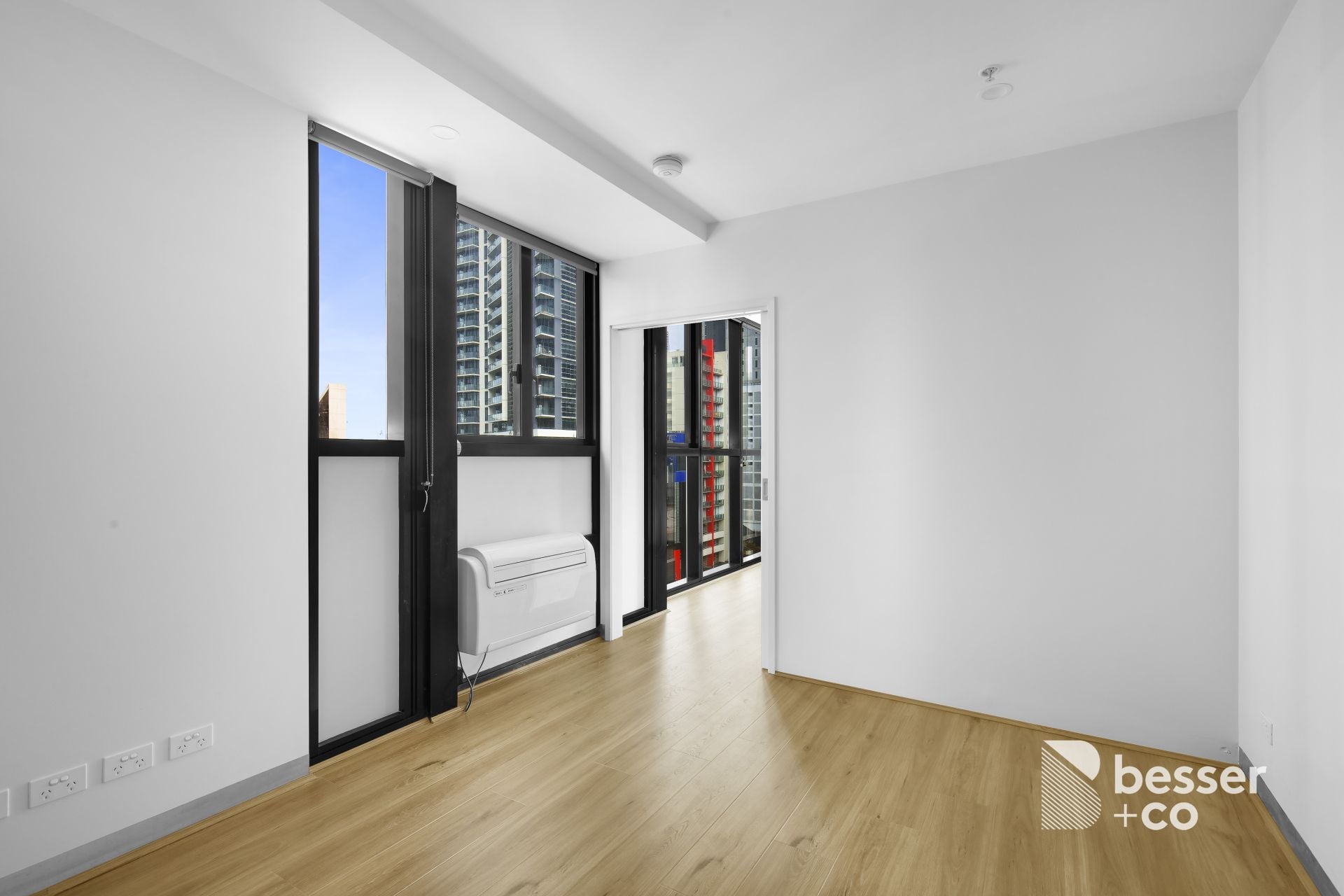 902/33 Clarke Street, Southbank - Thumbnail 6
