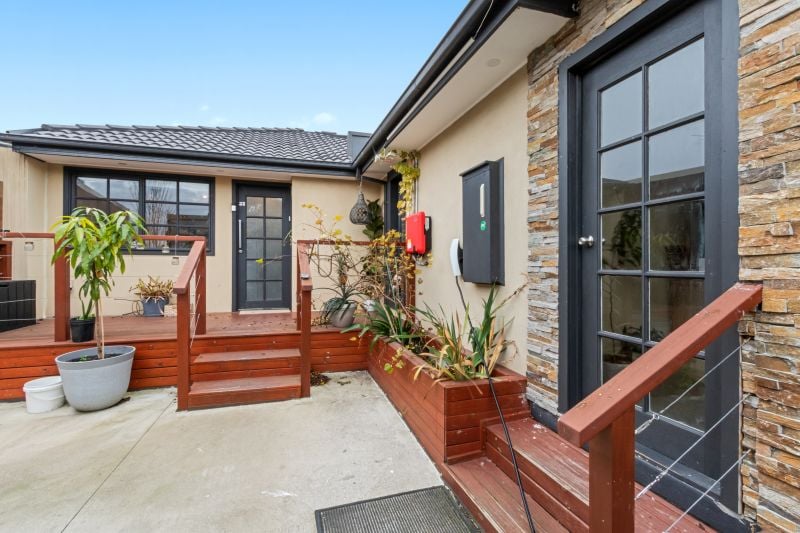 33 Buckmaster Drive, Mill Park