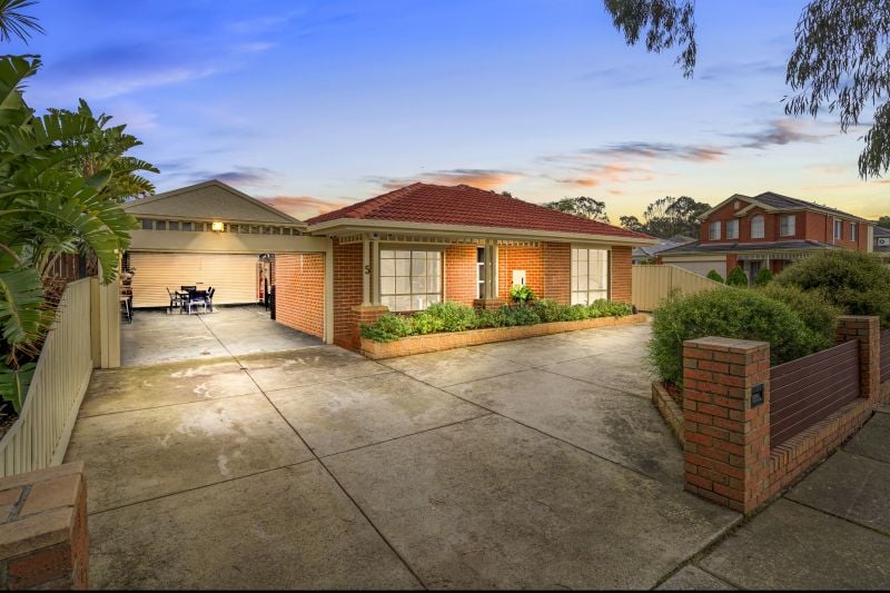 5 Middle Court, Thomastown